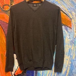 Calvin Klein 100% Merino wool charcoal sweater, size large, like new